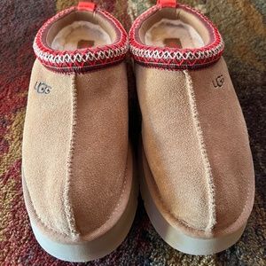 Ugg Taz NWOT